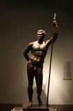 Bronzová socha neznámého nudisty.