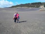 Zpět v Aucklandu.Jdeme se projít na místní písečnou dunu.